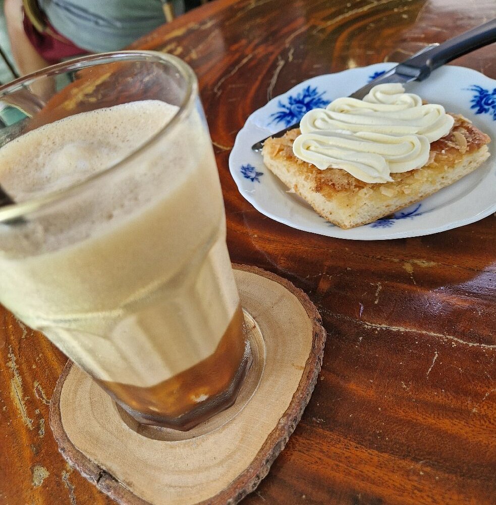 Coffee and cake at Ban Krut café