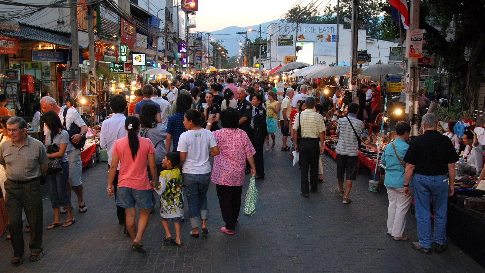 Søndagens gågademarked i Chiang Mai
