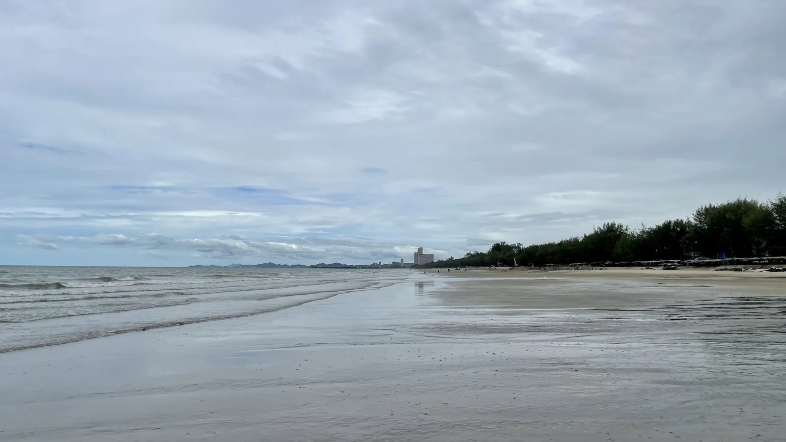Ristorante sulla spiaggia di Ban Krut