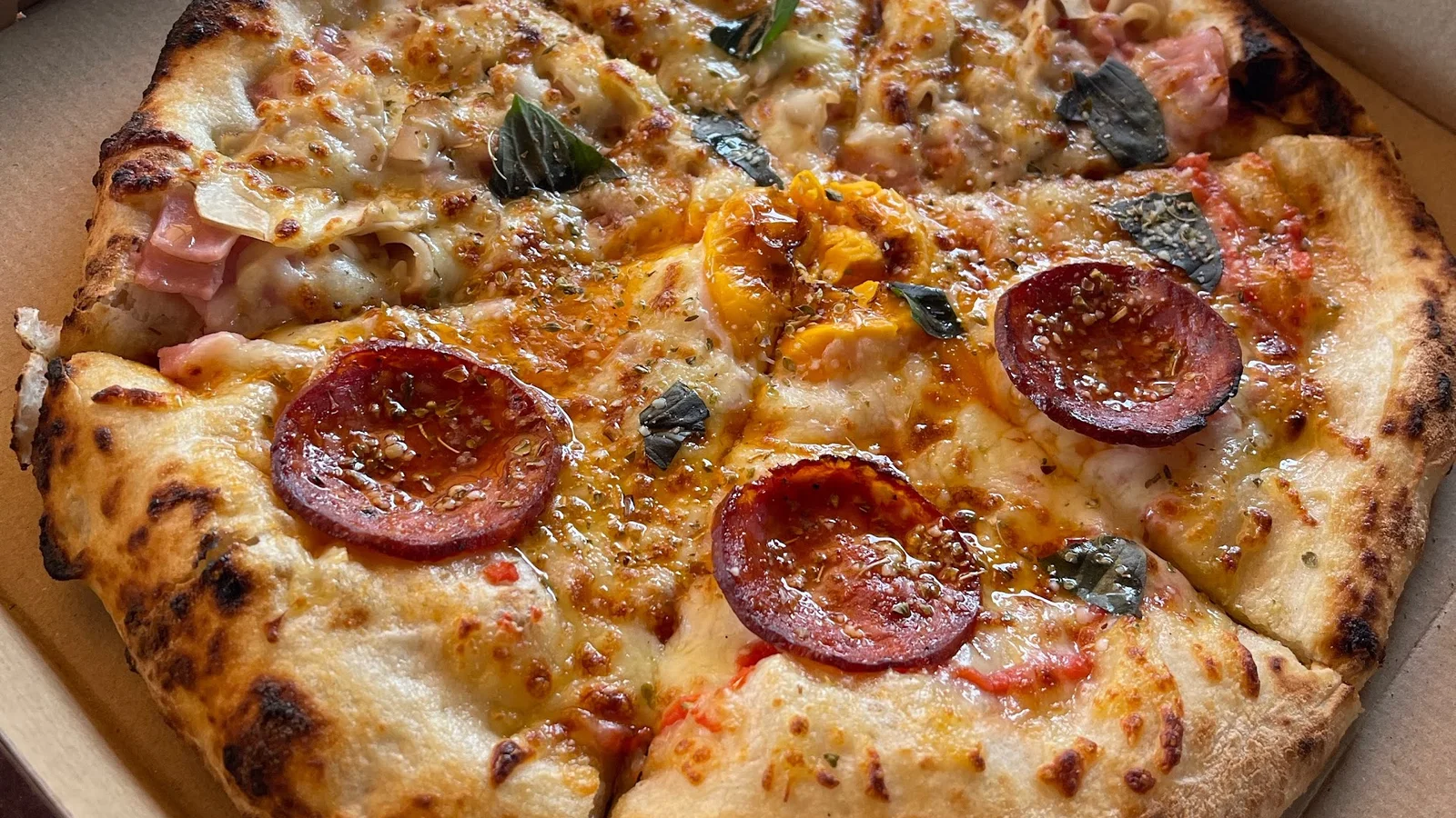 Napolilainen pizza Jimin uunista