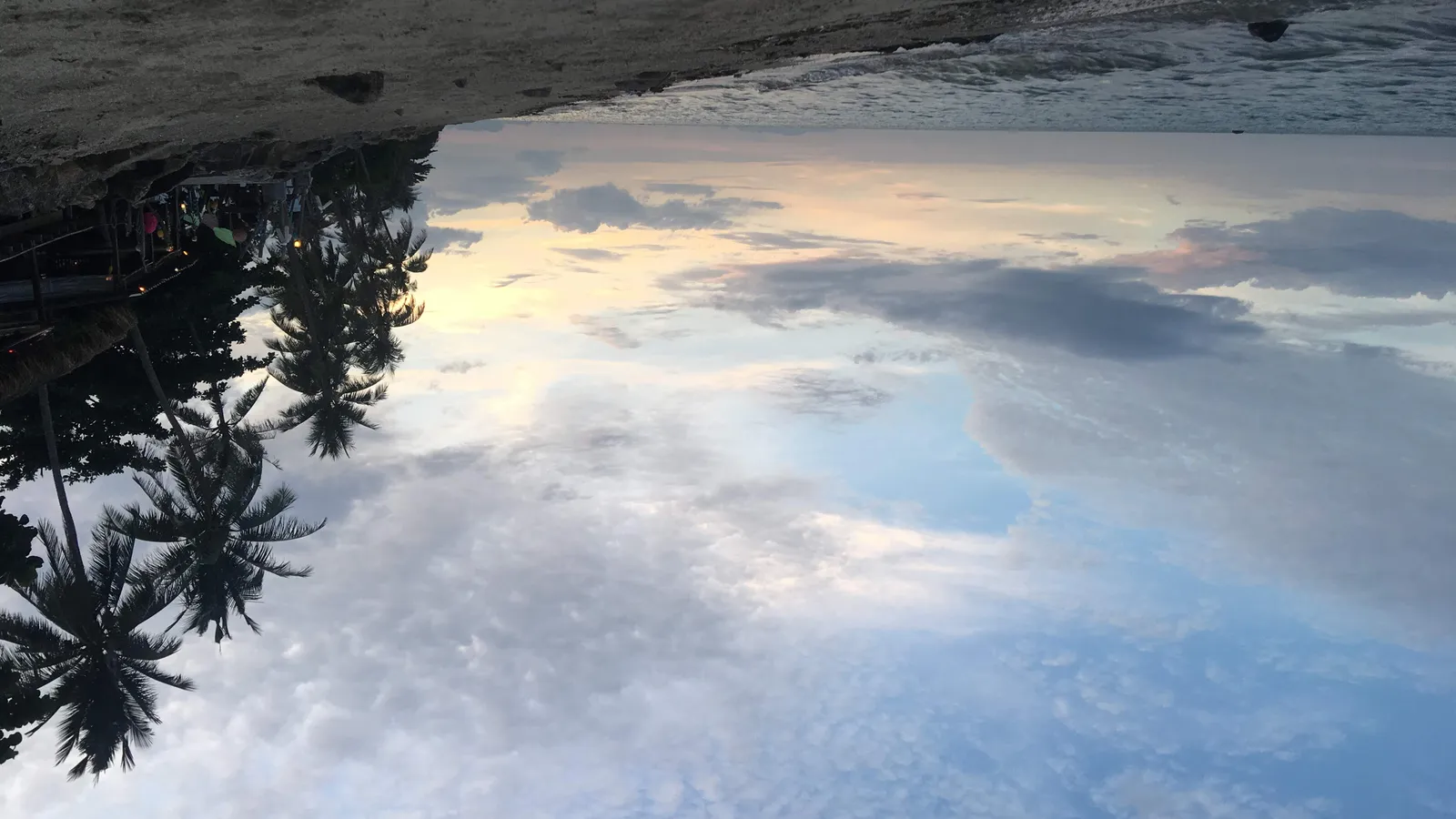 Auringonlasku Ban Tain rannalla Koh Phanganilla