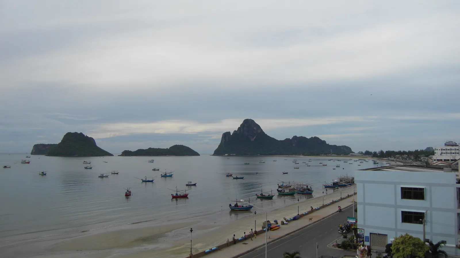 Rues de la ville de Prachuap Khiri Khan