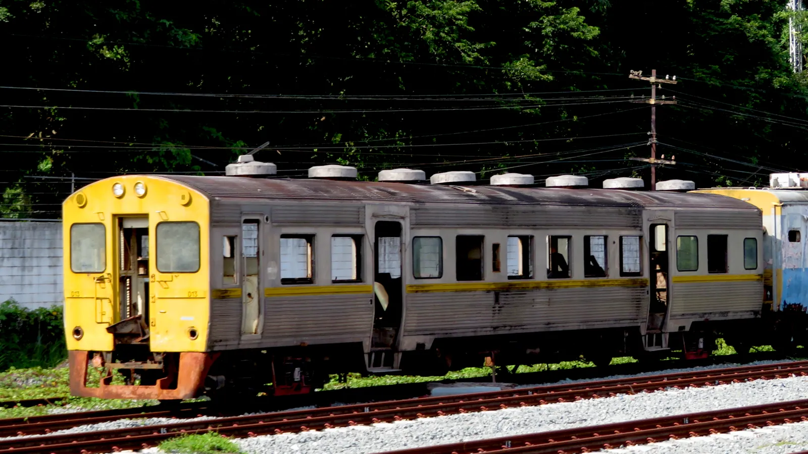Treno locale nella Thailandia del sud