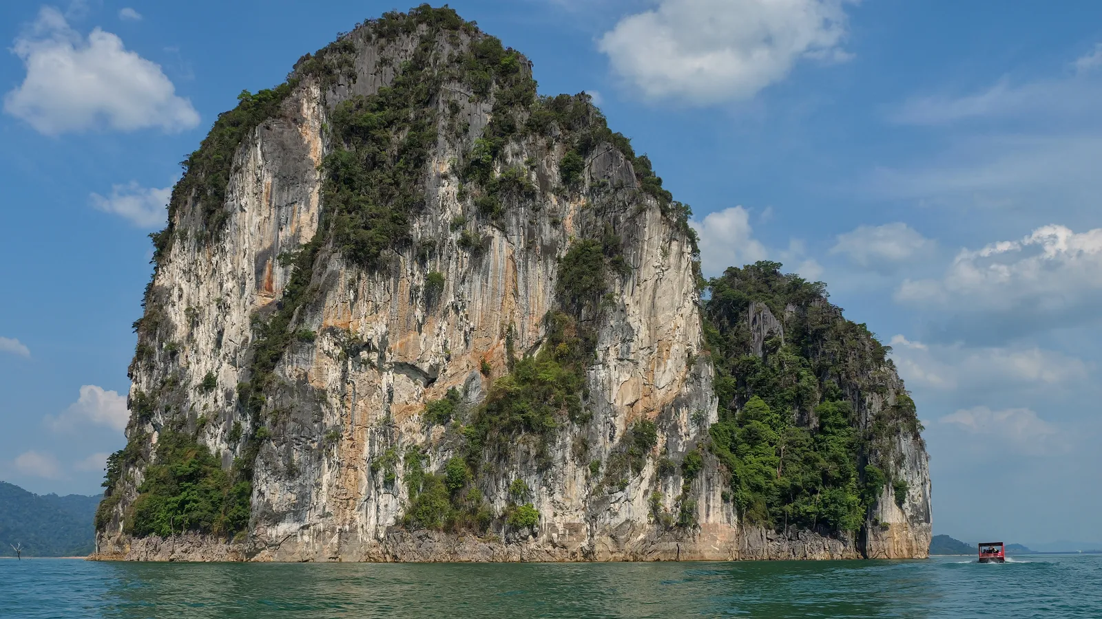 Il lago Cheow Lan