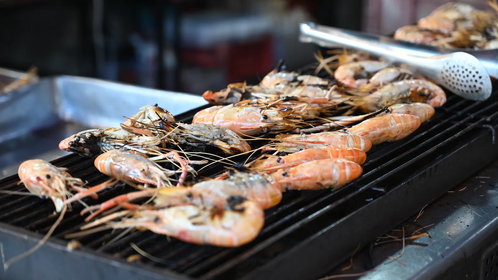 Skaldjursgrill på stranden