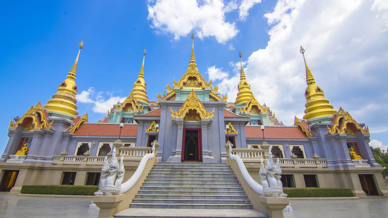 Wat Ang Thong – gouden chedi aan de AH2